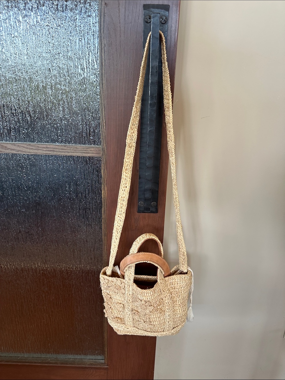 Vanessa Bruno Cabas Raffia Mini Bag
Accessories Straw Crochet Flower crossbody - Picture 11 of 12